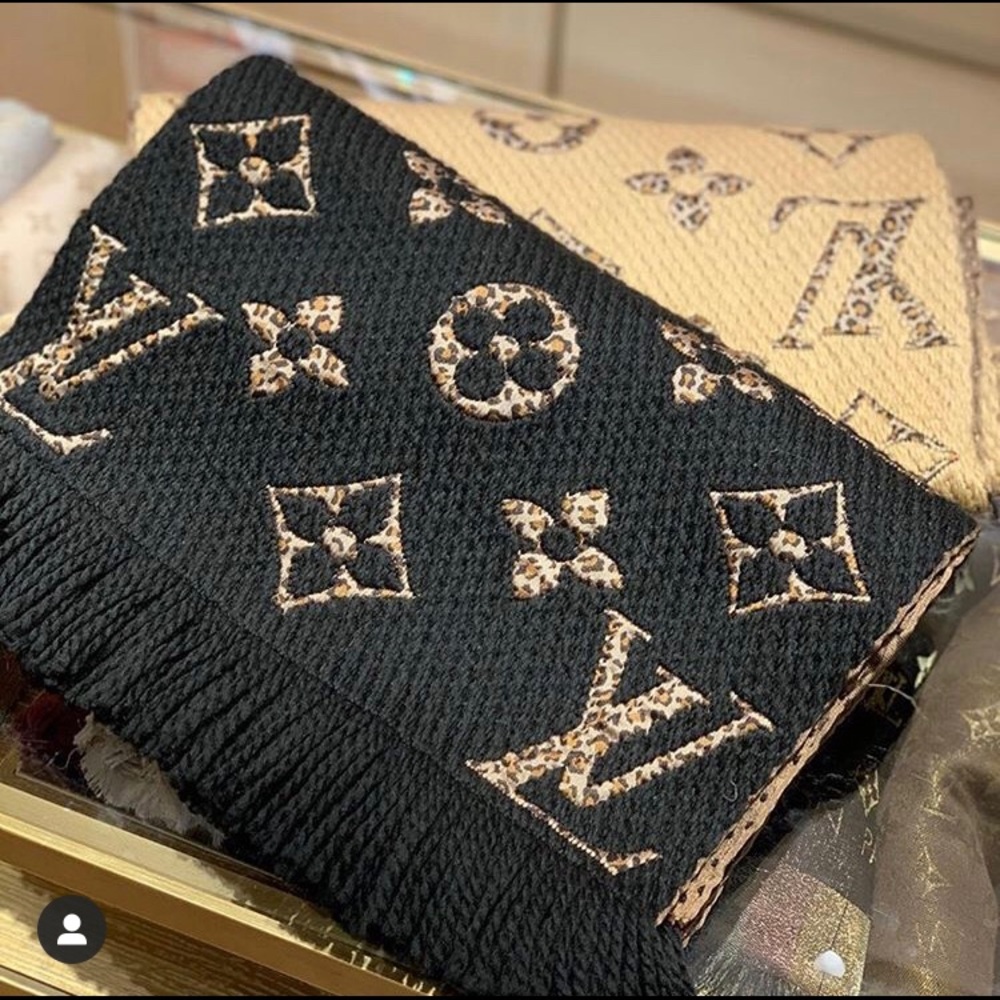 Louis Vuitton Black and Tan Scarf
